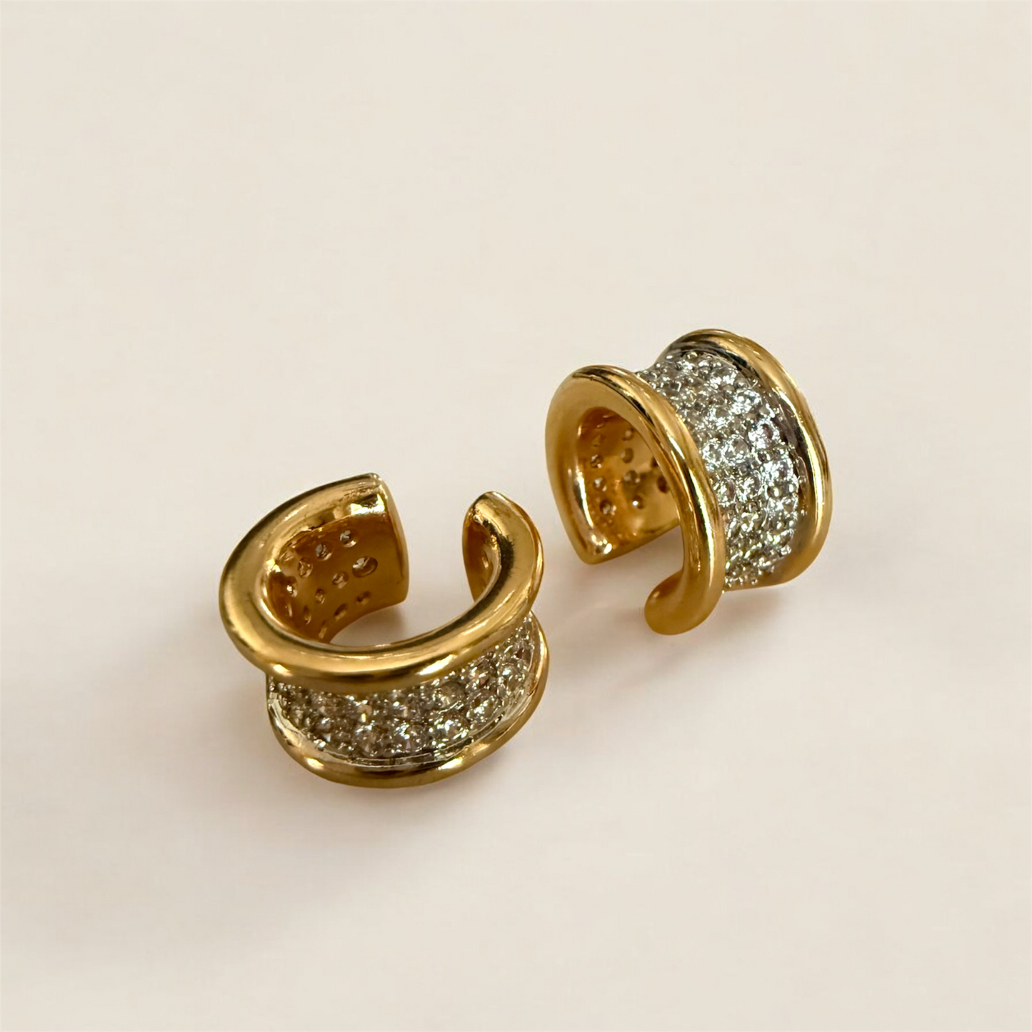 Pave Zirconia Earcuff