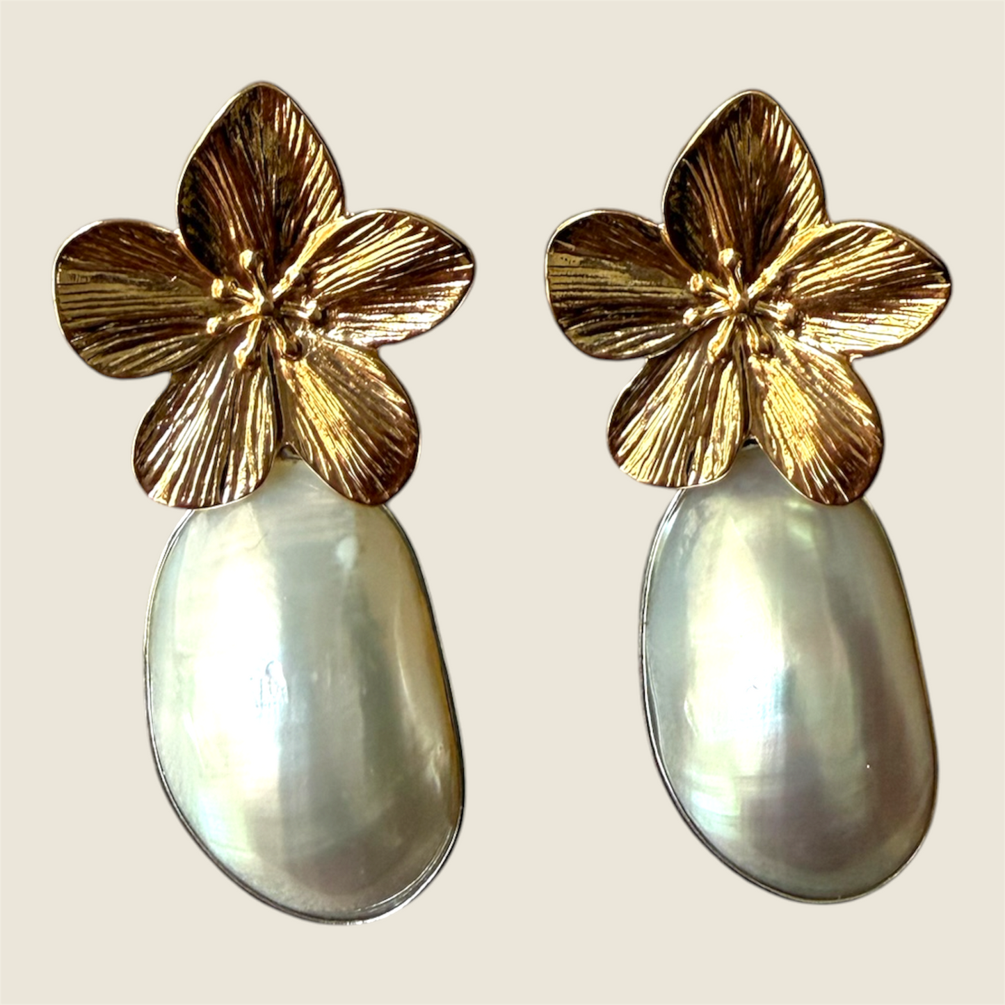 Flower Shell Drop Earrings