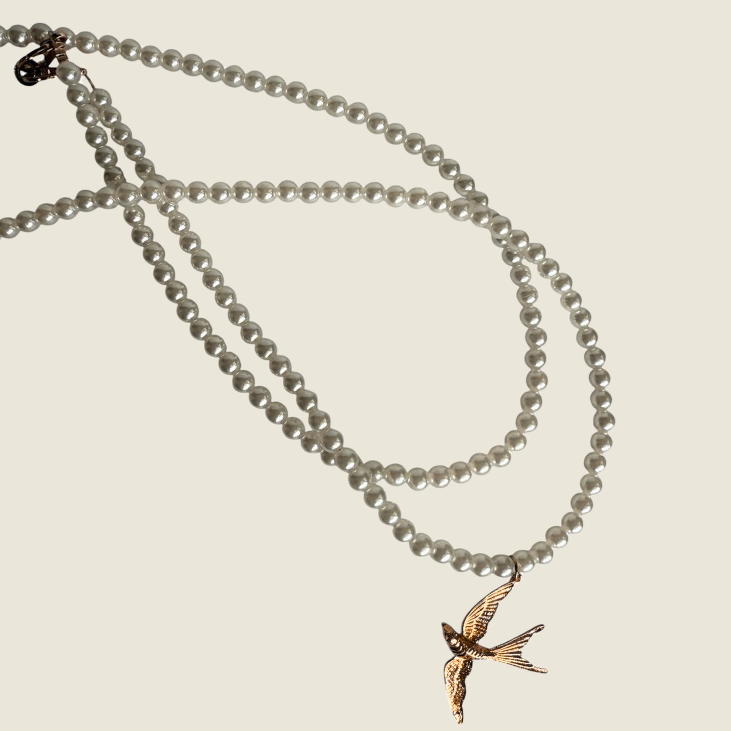 Mobile Pearl Necklace