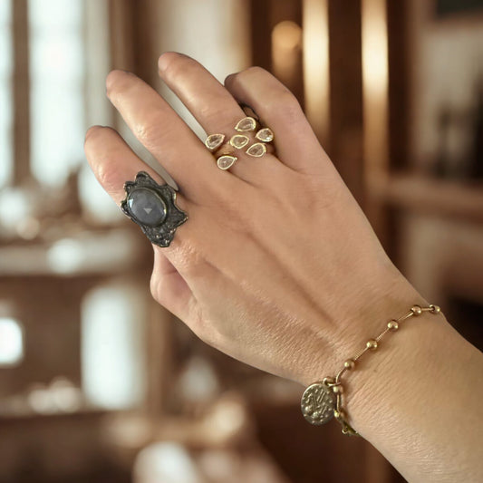 Open Ring with Zirconias – 18k Gold Plated